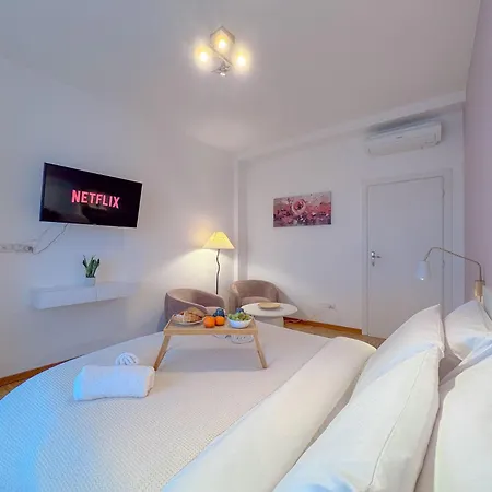 Apartment Spacious With Romantic Balcony And 2 Bathrooms Milan