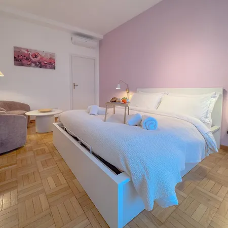 Spacious With Romantic Balcony And 2 Bathrooms Apartment