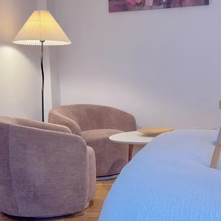 Spacious With Romantic Balcony And 2 Bathrooms Apartment