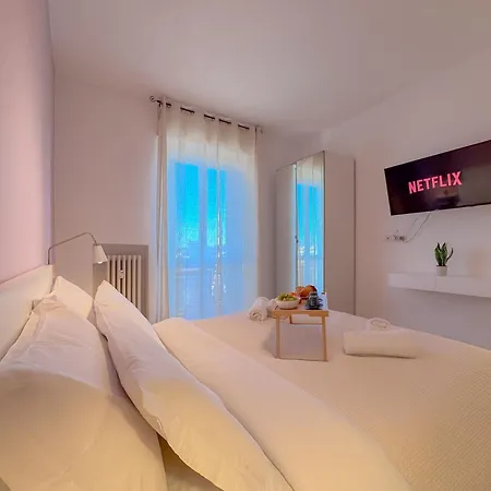 Apartment Spacious With Romantic Balcony And 2 Bathrooms