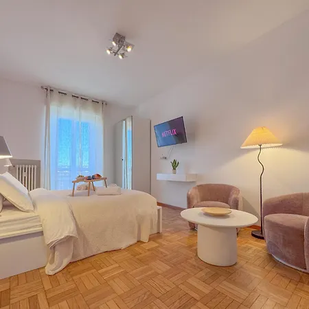Apartment Spacious With Romantic Balcony And 2 Bathrooms