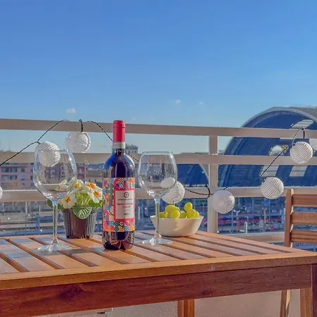 Spacious With Romantic Balcony And 2 Bathrooms Apartment *