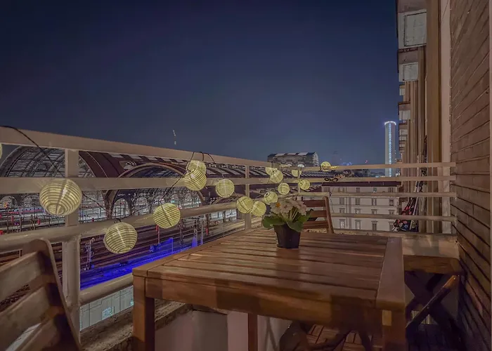 Spacious With Balcony And 2 Bathrooms By Host Hero Daire