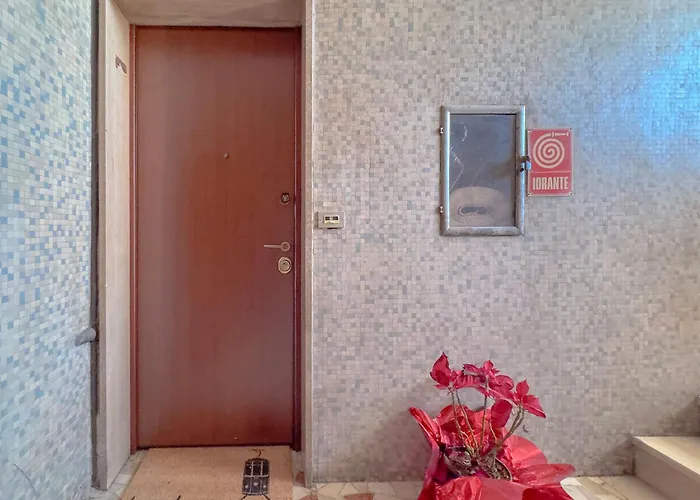 Spacious With Balcony And 2 Bathrooms By Host Hero Daire *