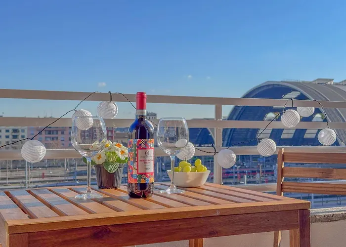 Spacious With Balcony And 2 Bathrooms By Host Hero Daire *